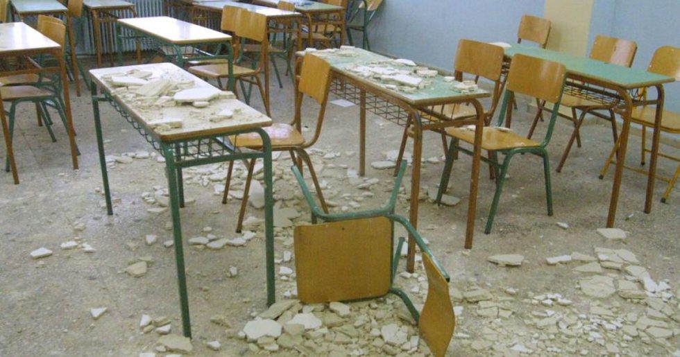 Μάθε, παιδί μου, γράμματα αν δεν σου πέσει το ταβάνι στο κεφάλι